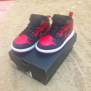Black and Red toddler girl shoes. Size 9